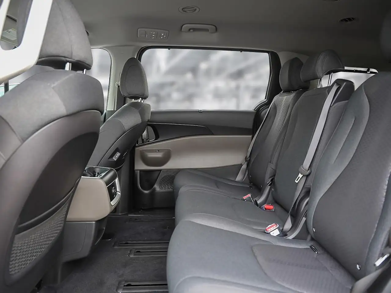 Kia Carnival снимка Kia Carnival