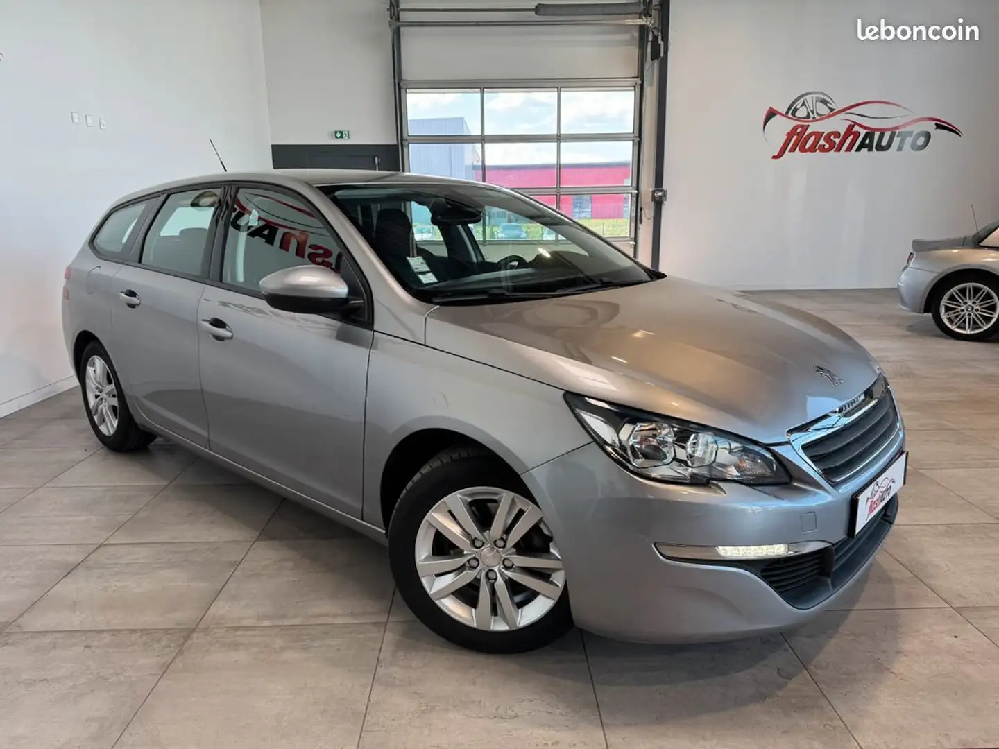Peugeot 308 II e-THP 110cv-2017 Gris - 2