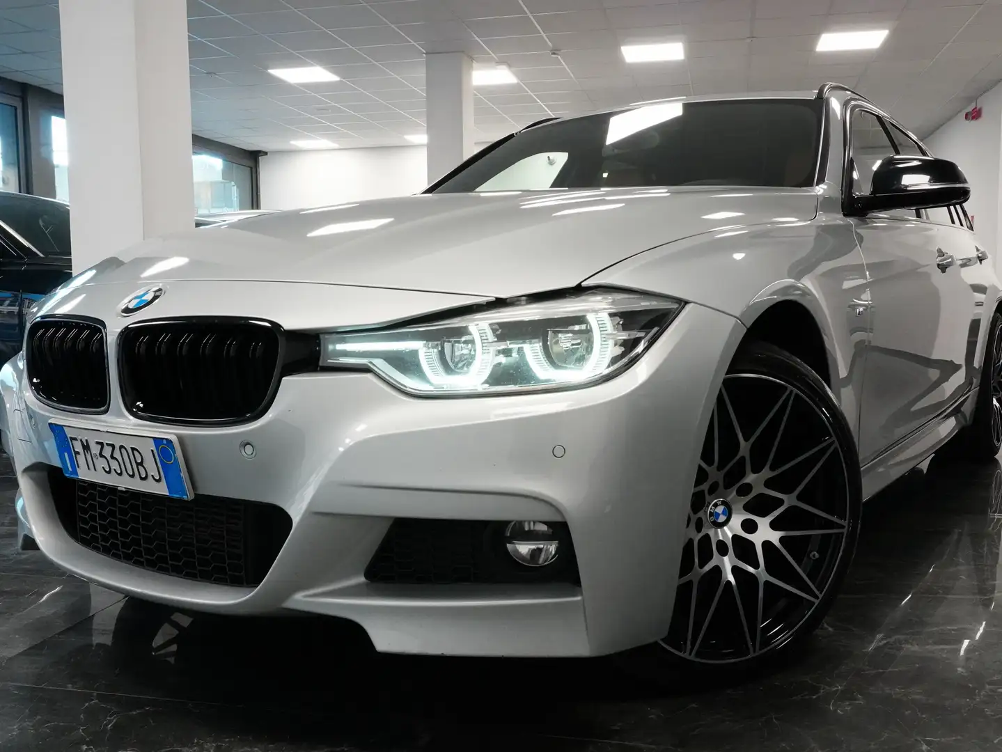 BMW 320 d xDrive Touring aut. Msport Gris - 1