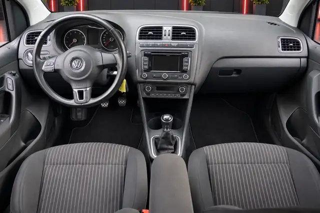 Volkswagen Polo view 11
