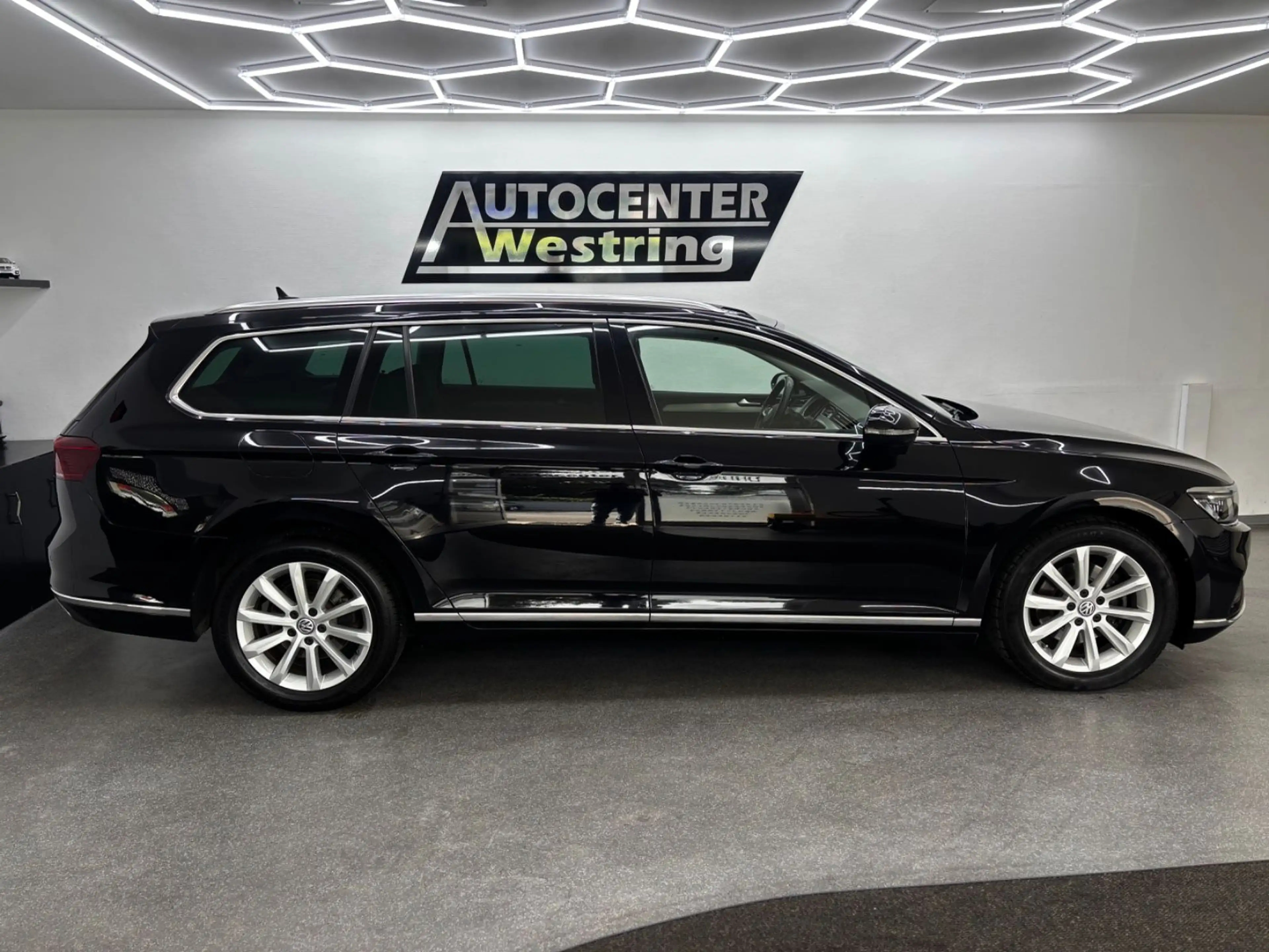 Volkswagen Passat Variant 2.0 TDI  Elegance *DSG*Kamera*AHK — photo 2