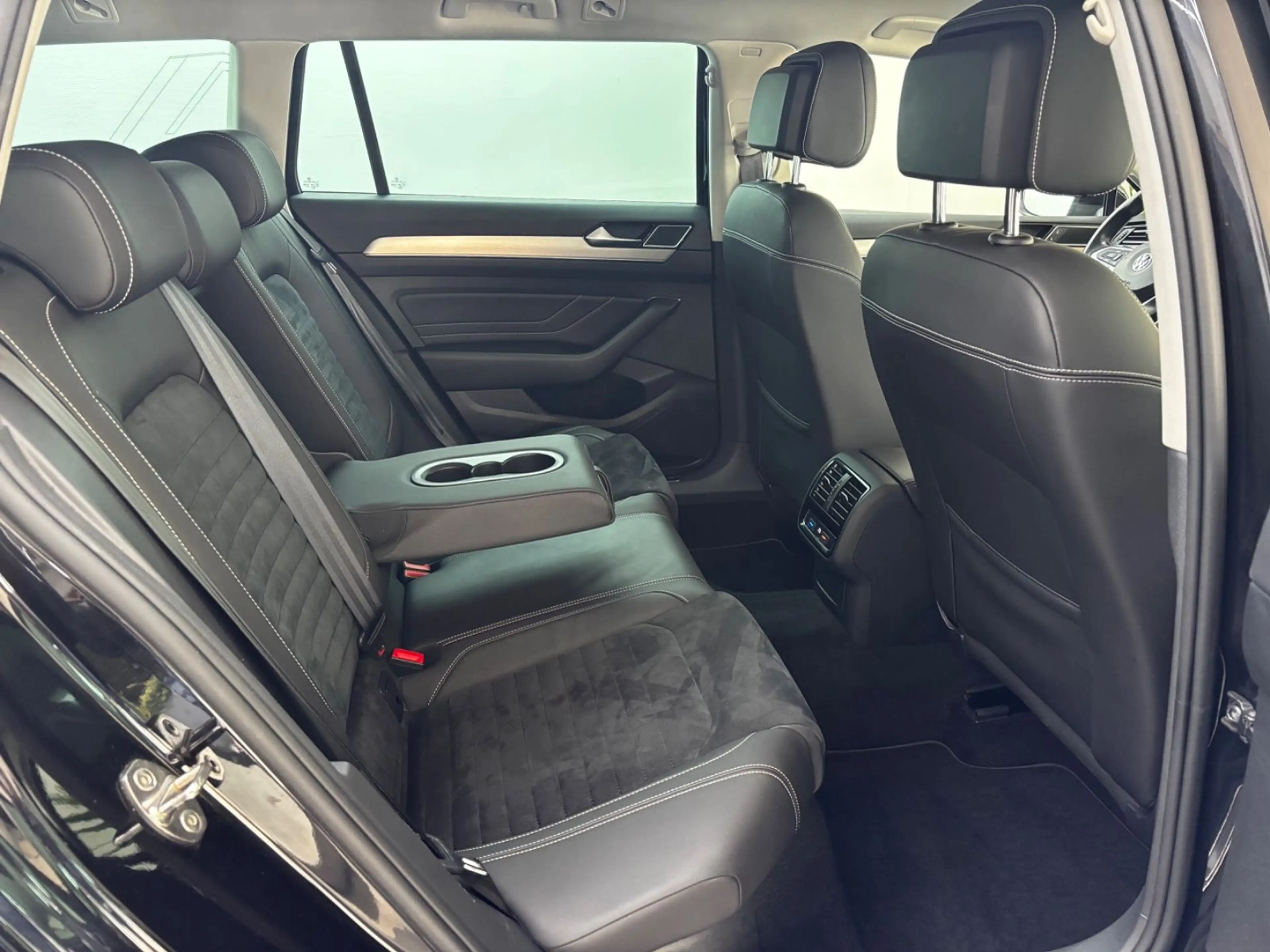 Volkswagen Passat Variant 2.0 TDI  Elegance *DSG*Kamera*AHK — photo 18