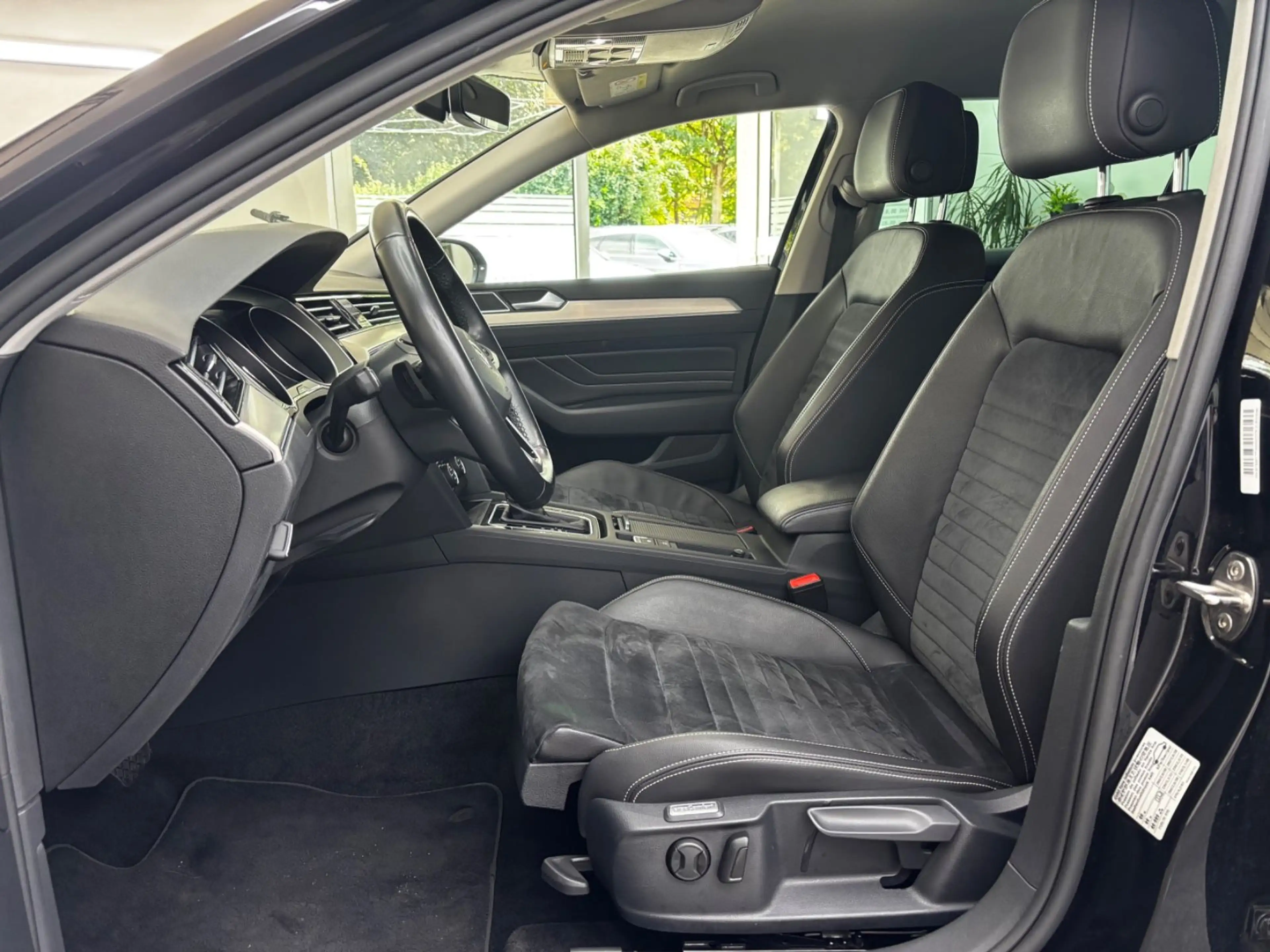 Volkswagen Passat Variant 2.0 TDI  Elegance *DSG*Kamera*AHK — photo 12