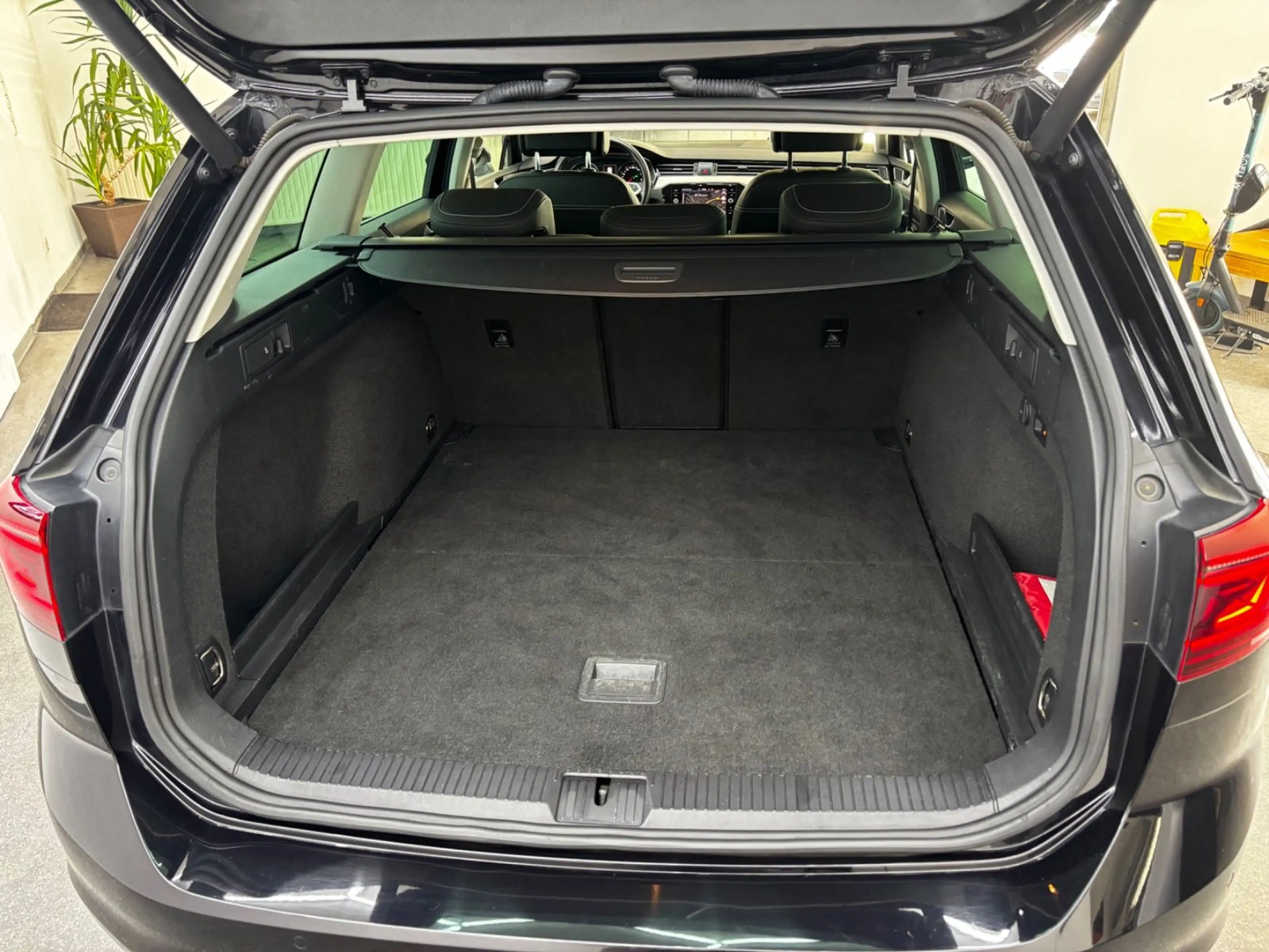 Volkswagen Passat Variant 2.0 TDI  Elegance *DSG*Kamera*AHK — photo 16