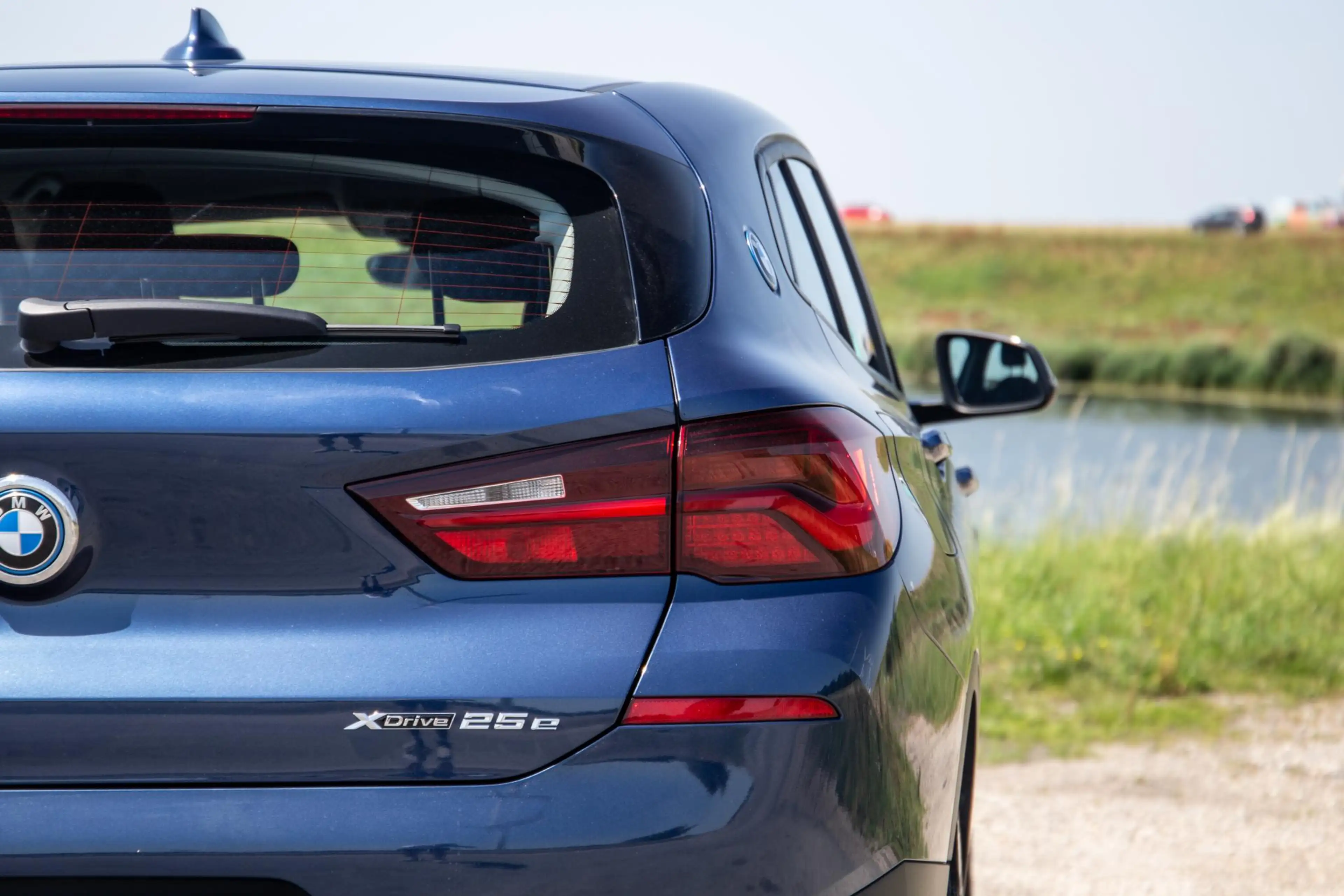 BMW X2 xDrive25e Executive CAMERA / PLUG IN HYBRID / STOE — photo 10