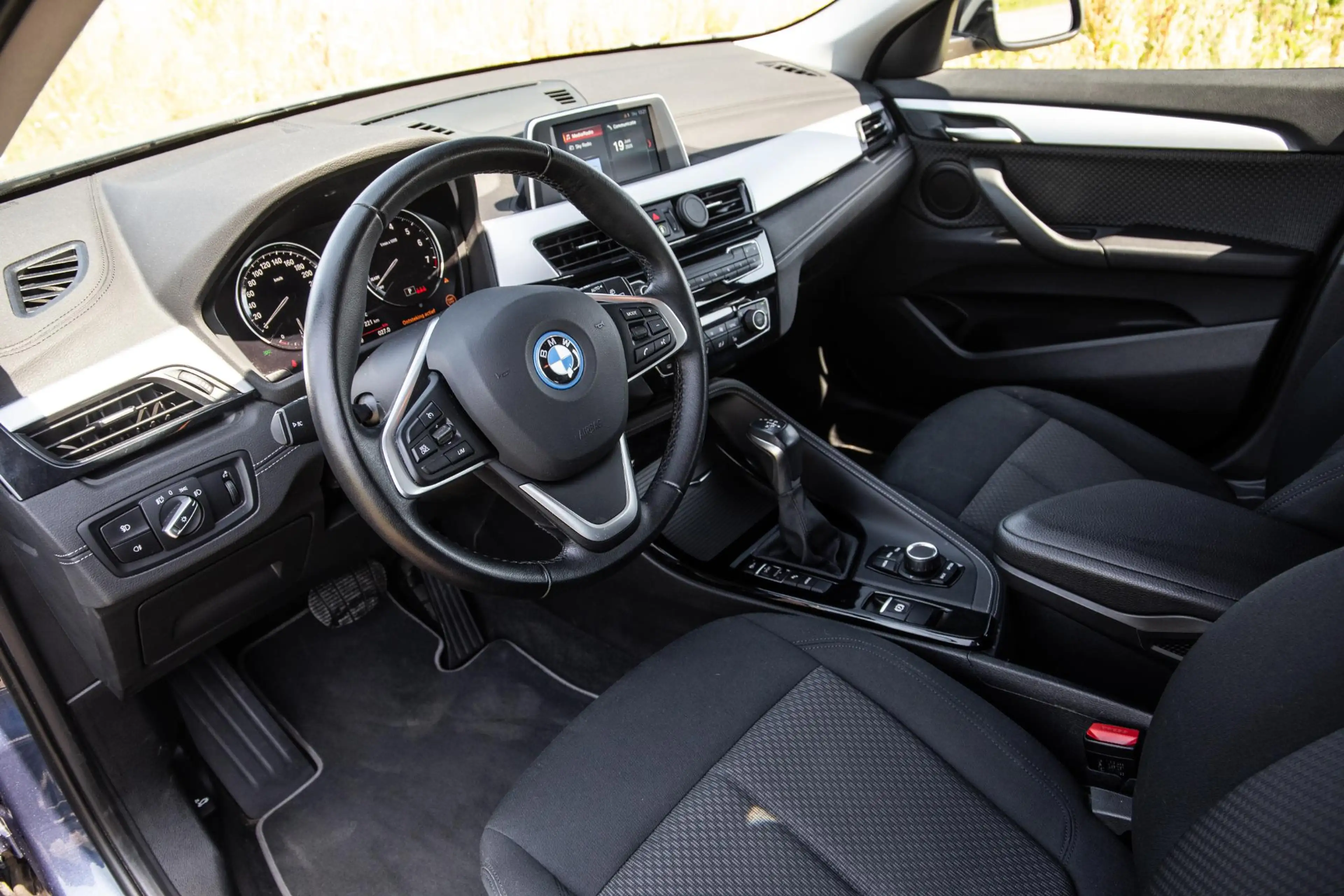 BMW X2 xDrive25e Executive CAMERA / PLUG IN HYBRID / STOE — photo 14