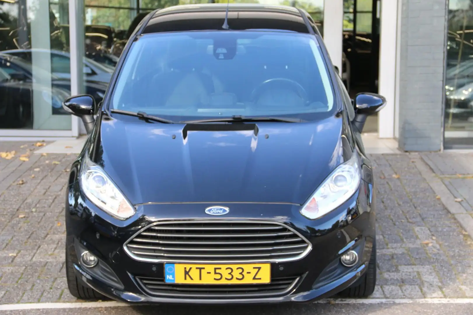 Ford Fiesta 1.0 EcoBoost Titanium 101PK NL-AUTO NAP! Schwarz - 2