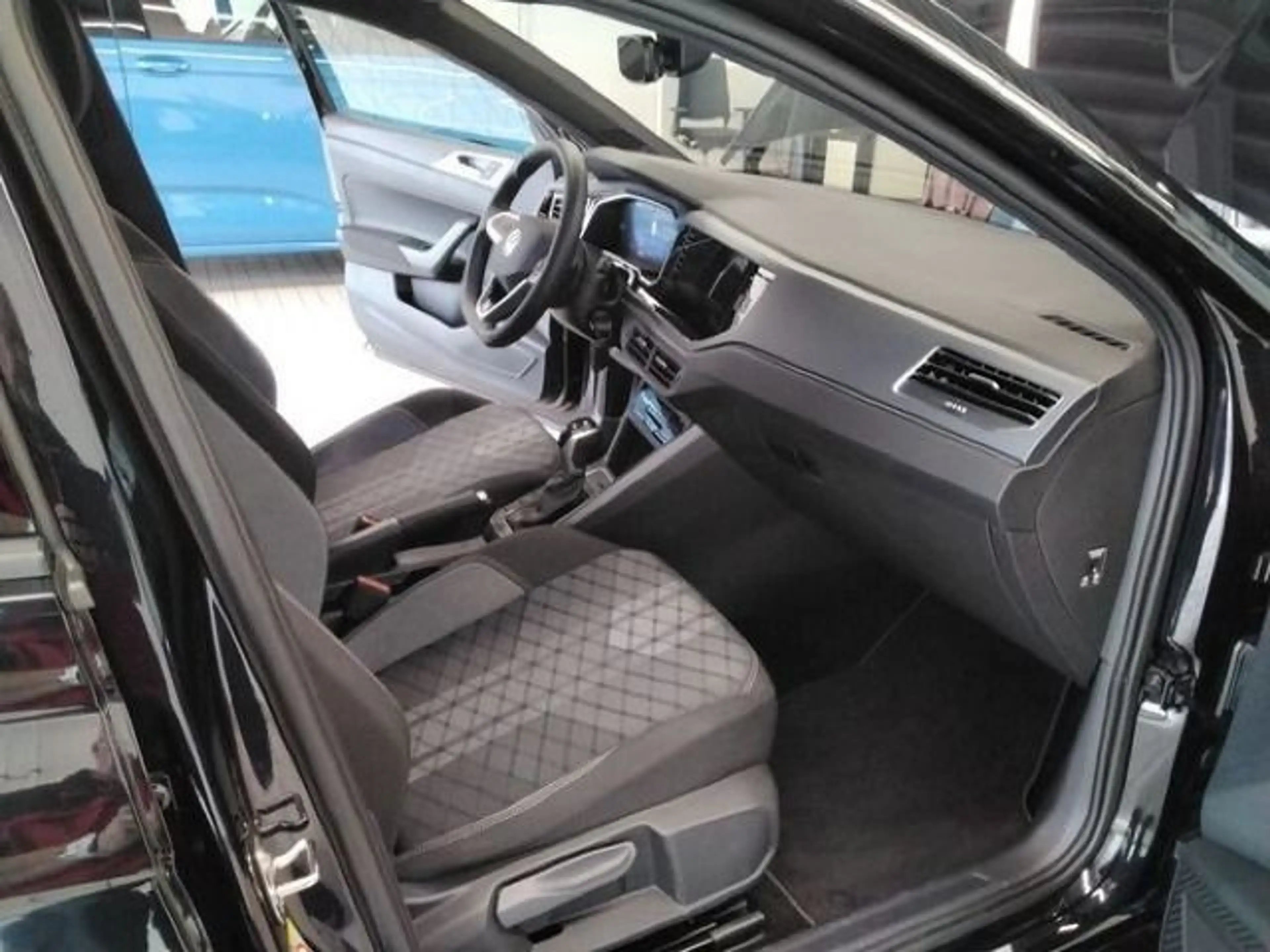 Volkswagen Taigo 1.0 TSI DSG R-LINE AHK IQ.LIGHT NAVI KAMER — photo 4