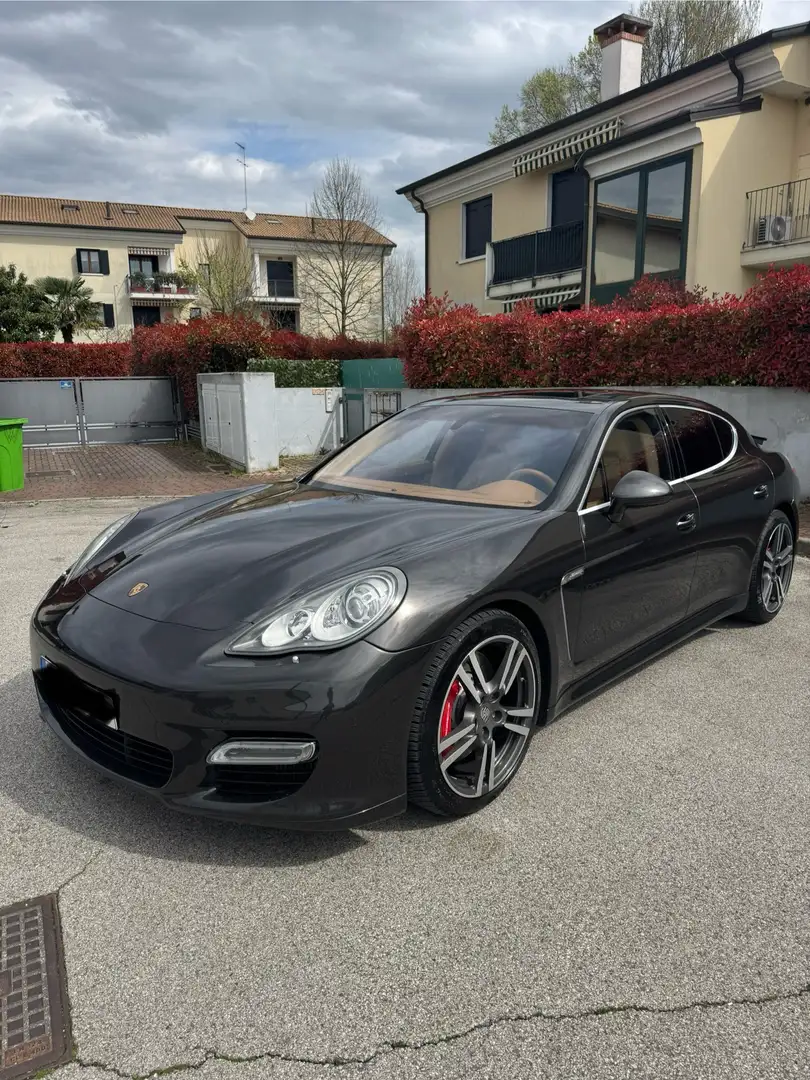 Porsche Panamera 4.8 Turbo - 1