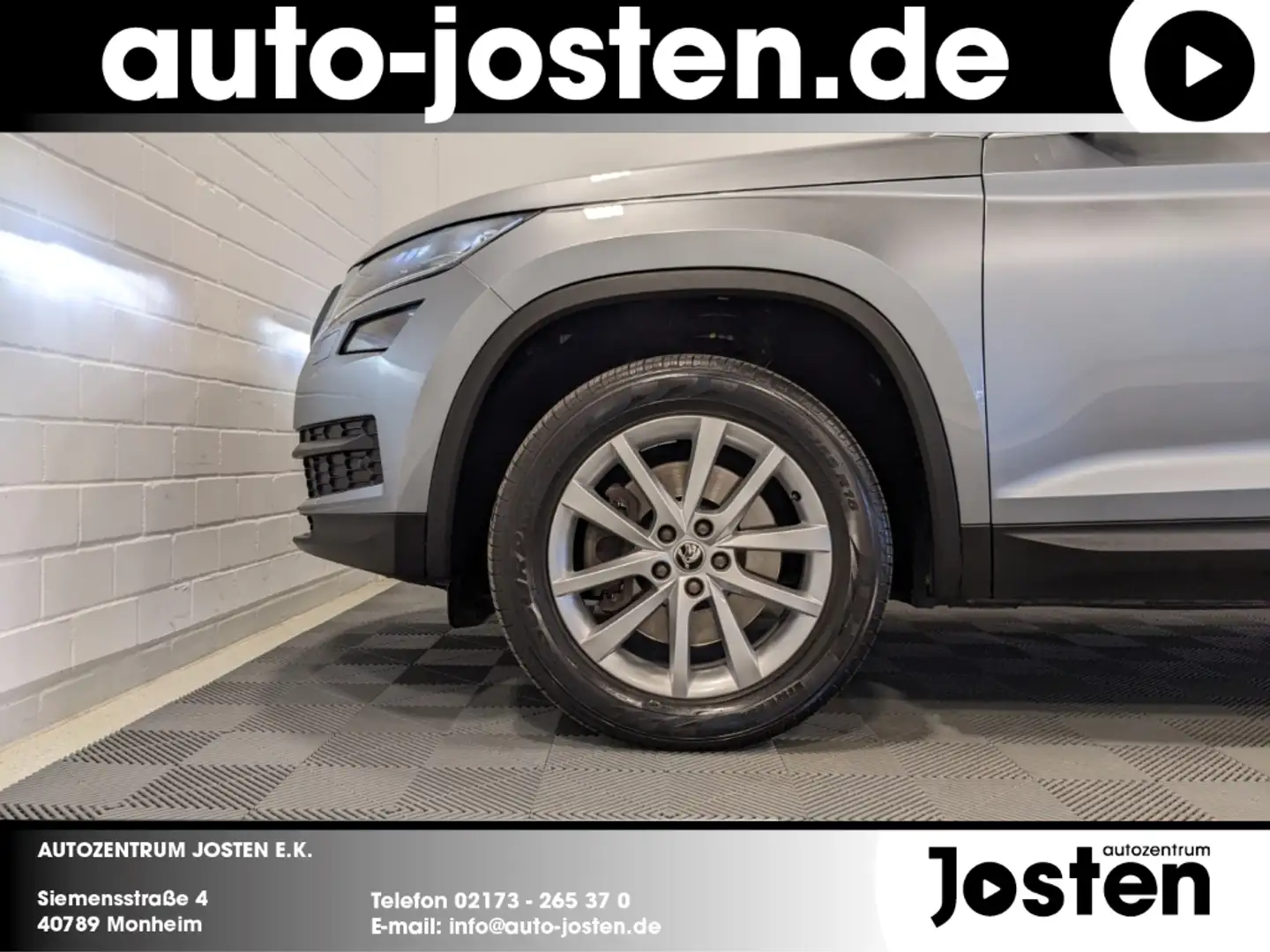Skoda Kodiaq Style 2.0TDI DSG 4X4 AHK Pano StHz Leder LED Canto Šedá - 2