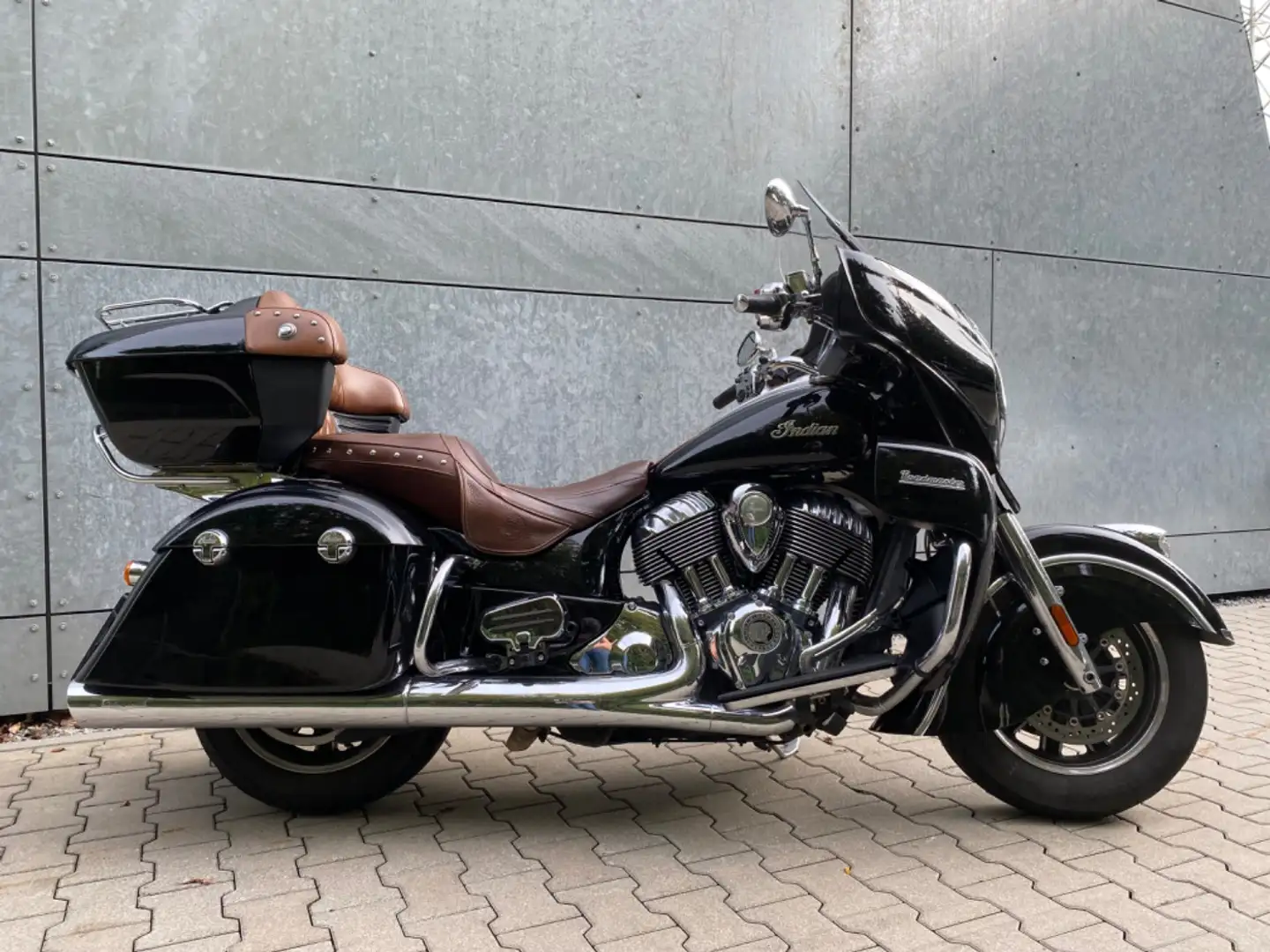 Indian Roadmaster Negru - 2