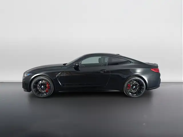 BMW M4 view 6