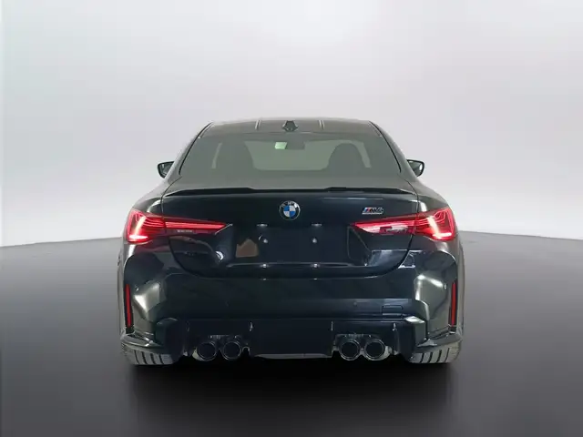 BMW M4 view 5