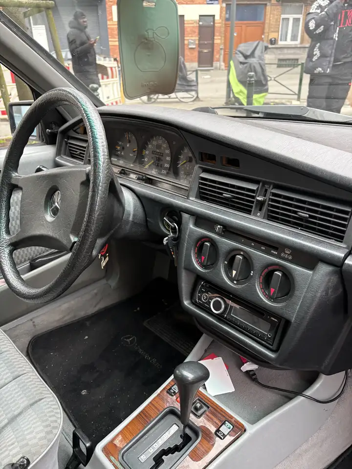 Mercedes-Benz 190 2.5.Turbo Diesel Automatique, foto 5