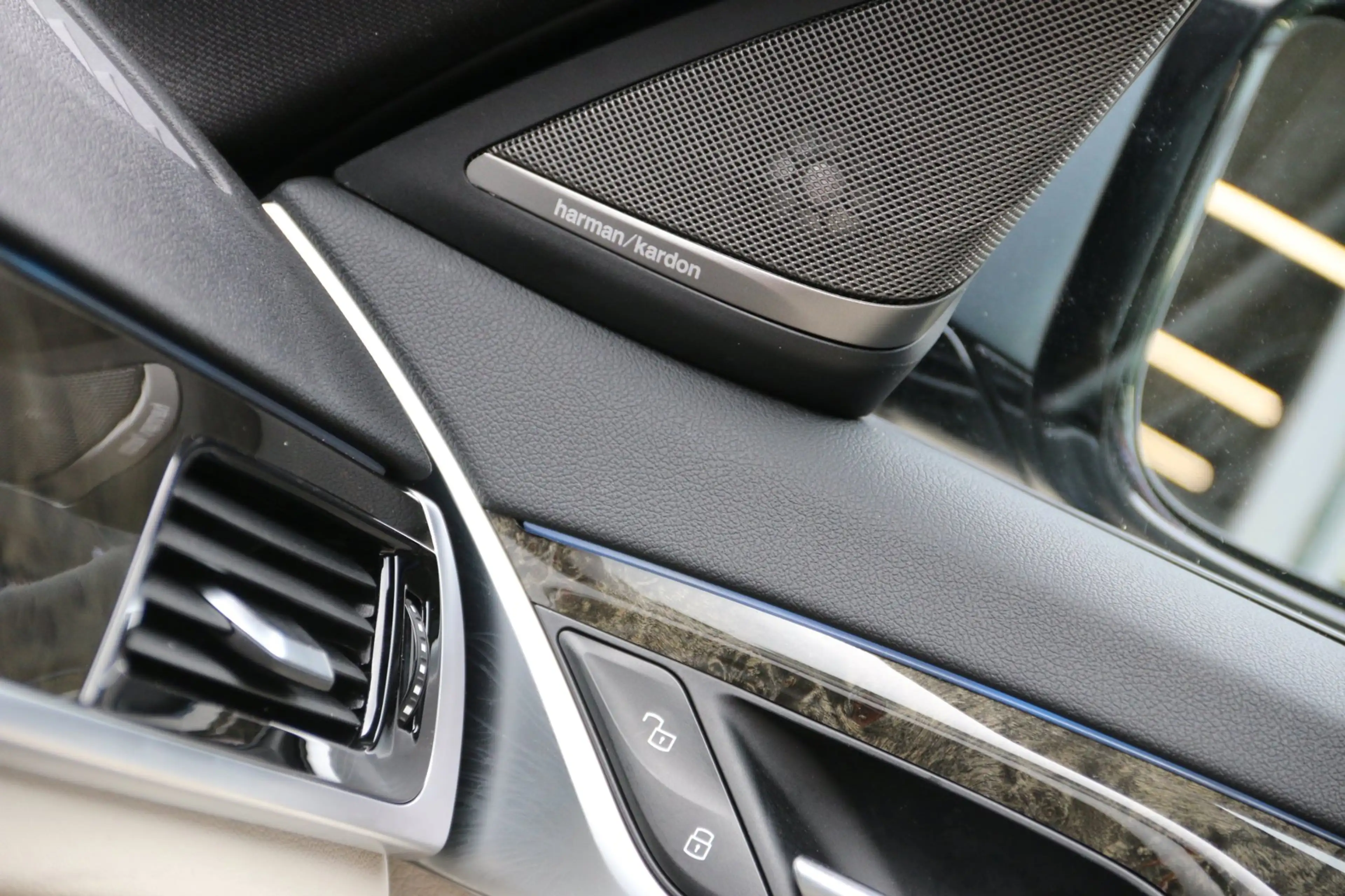 BMW 545 5-serie 545e xDrive High Executive M-PAKKET — photo 18