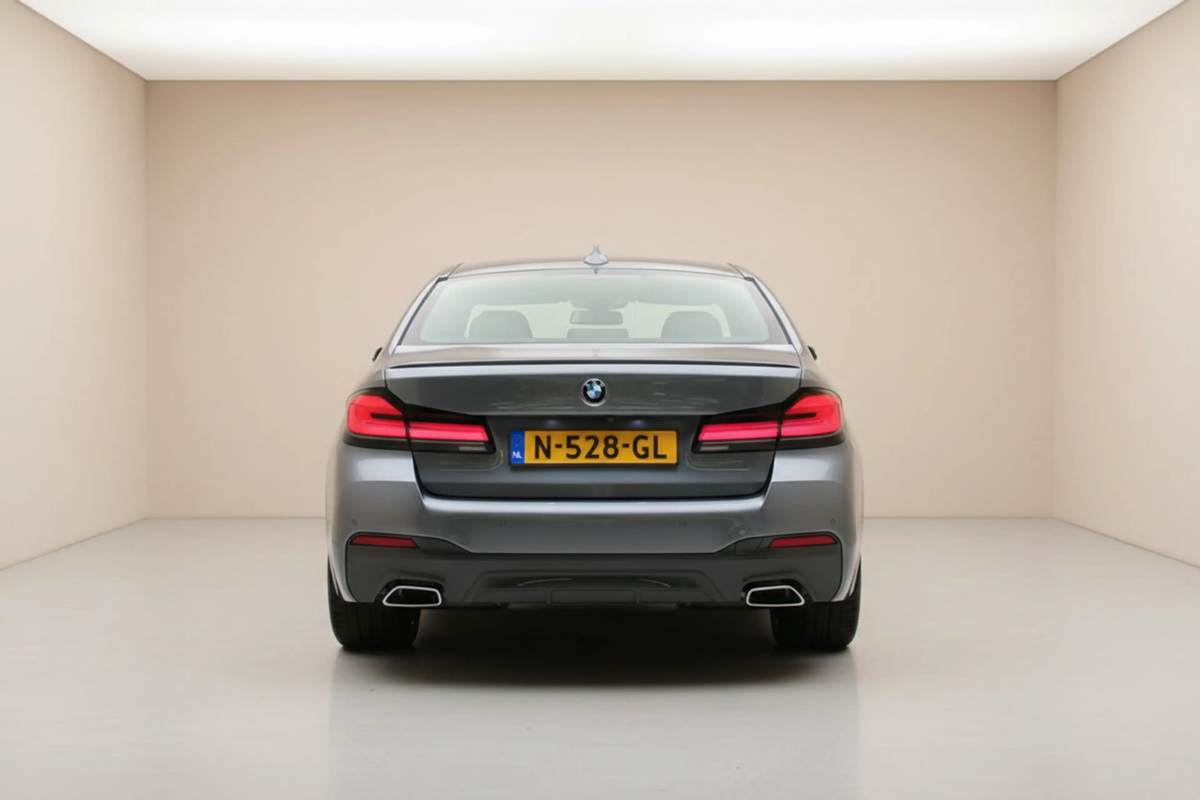 BMW 545 5-serie 545e xDrive High Executive M-PAKKET — photo 3