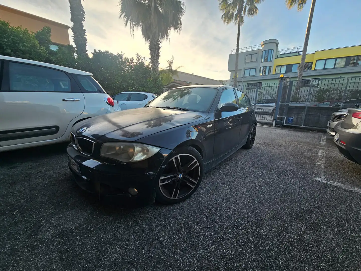 BMW 118 118d Attiva - 1