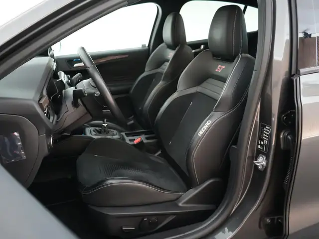Ford Focus view 10
