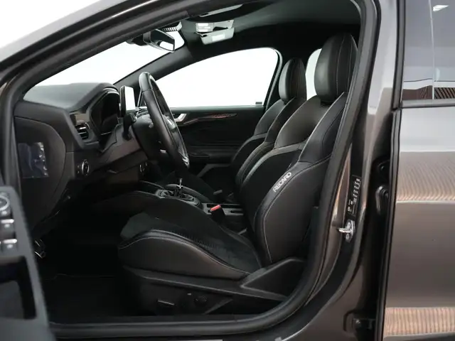 Ford Focus view 9