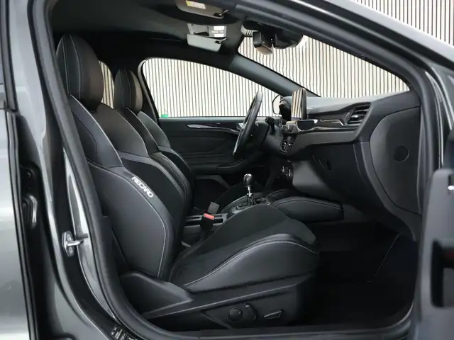 Ford Focus view 4
