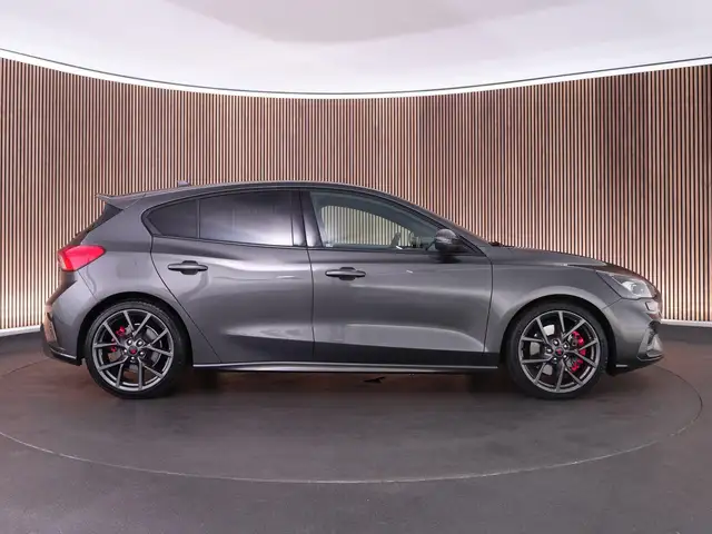 Ford Focus view 6
