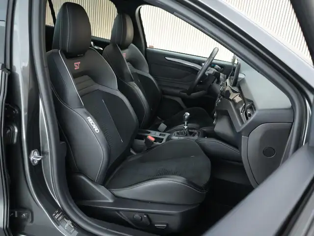Ford Focus view 5