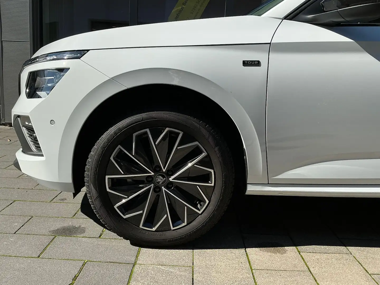 Skoda Kamiq 1,5 TSI DSG Tour LED+Navi+AHK+ACC+Kamera Blanco - 2