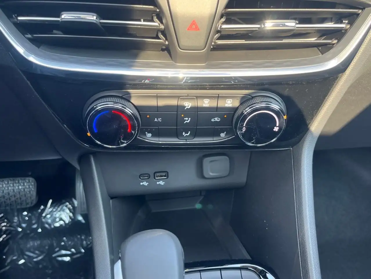 Buick Encore photo Buick Encore