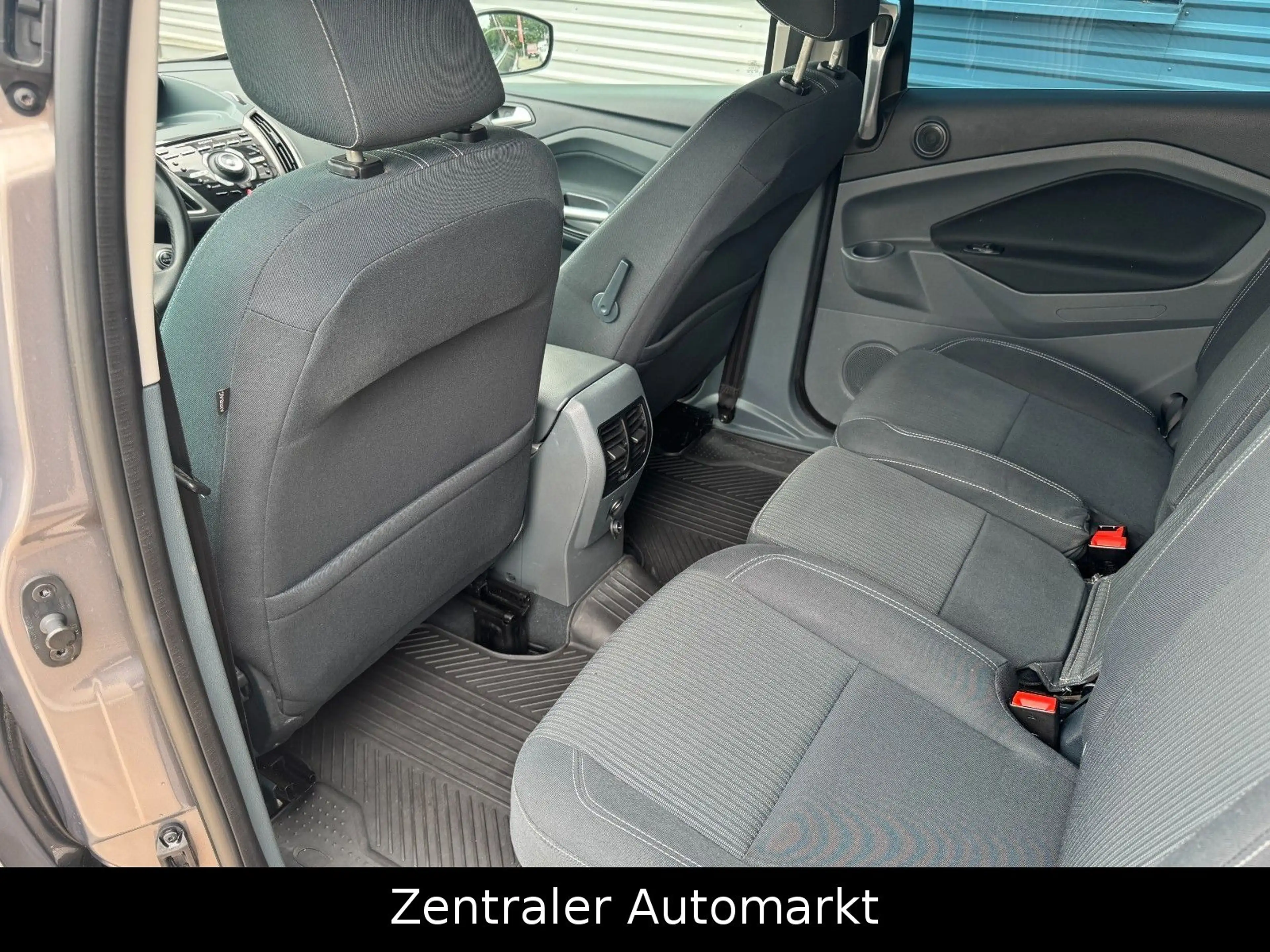 Ford Grand C-Max C-Max Grand Titanium/Xenon/Navi/Kamera/7-Sitzer — photo 14