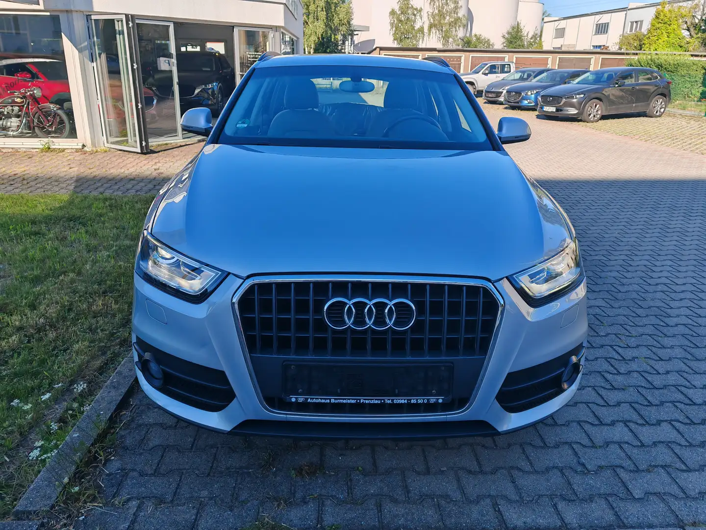 Audi Q3 1.4 TFSI Grau - 2