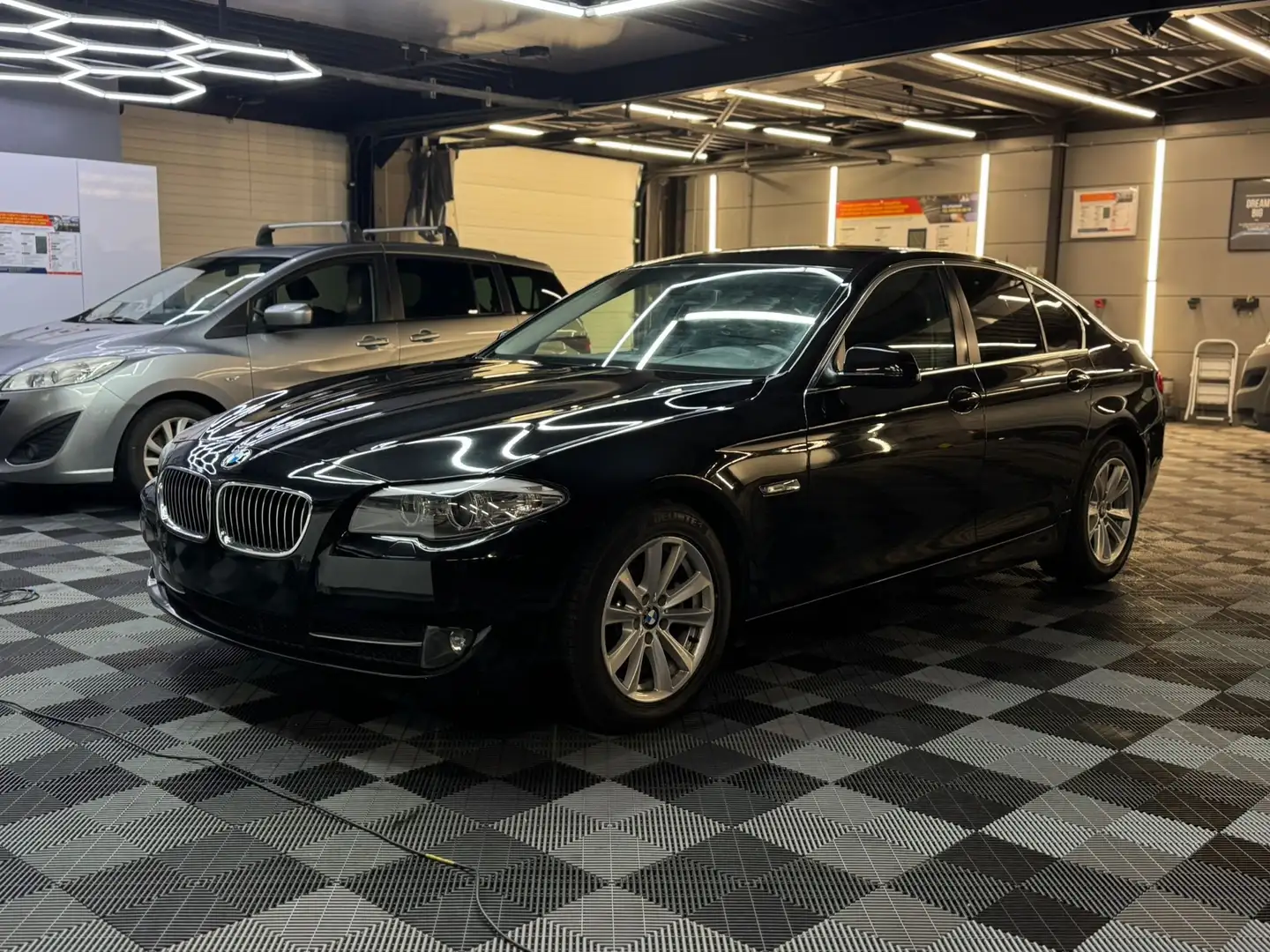 BMW 520 DIESEL Bj. 2010 AUTOMAAT EURO 5 Noir - 2