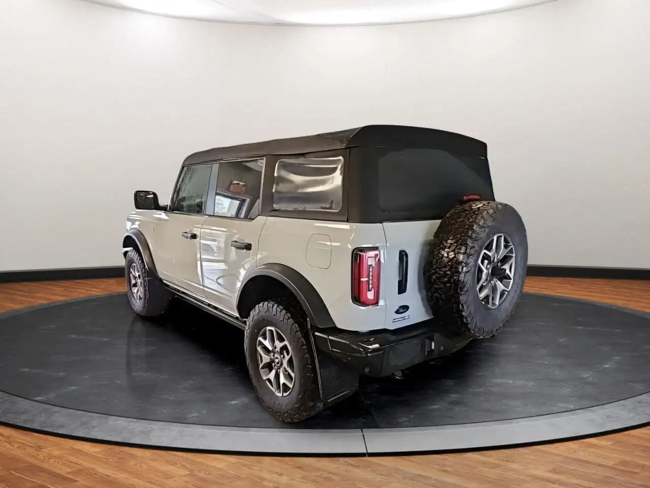 Ford Bronco снимка Ford Bronco