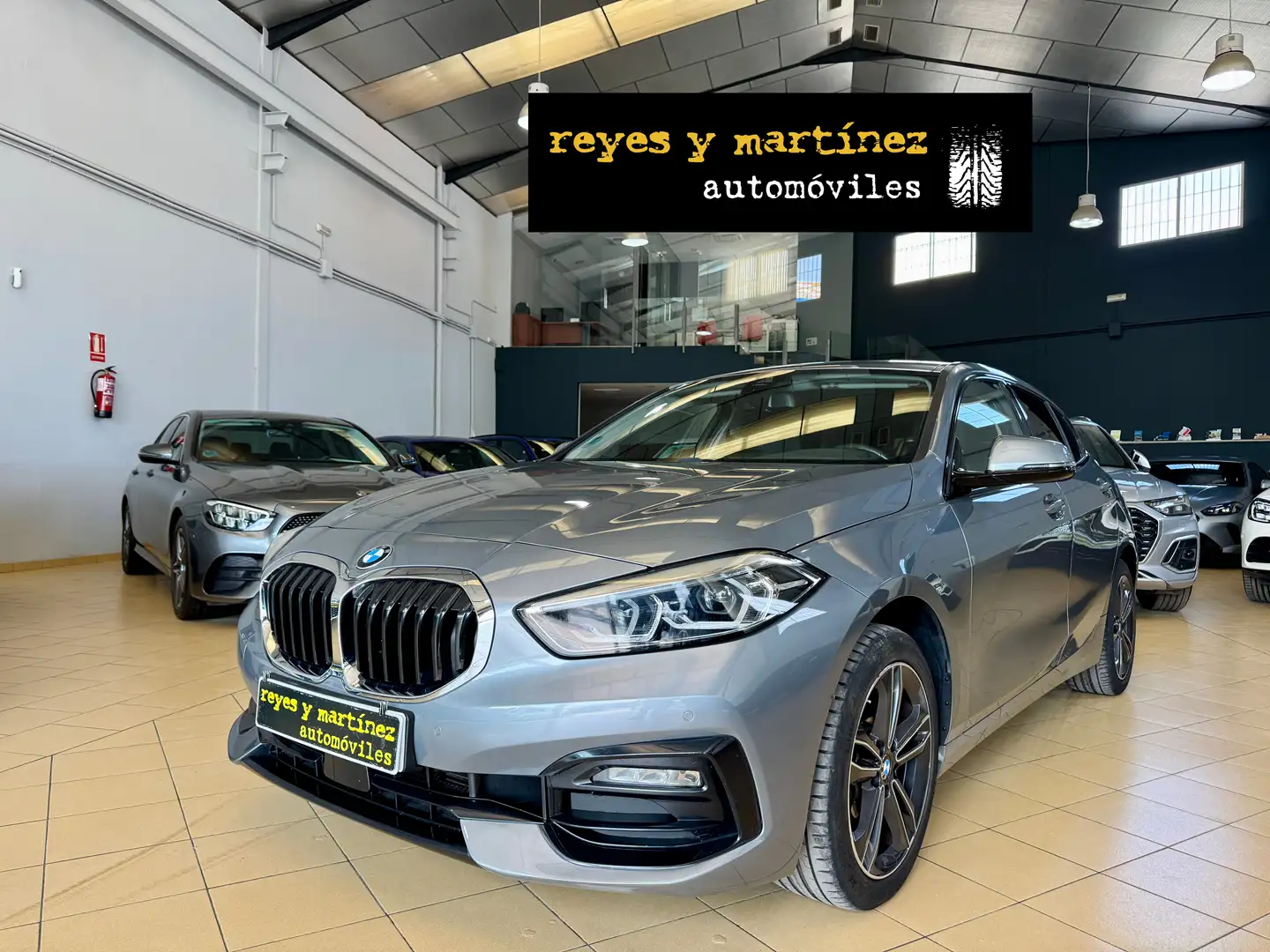 BMW 118 118dA Sport Gris - 1