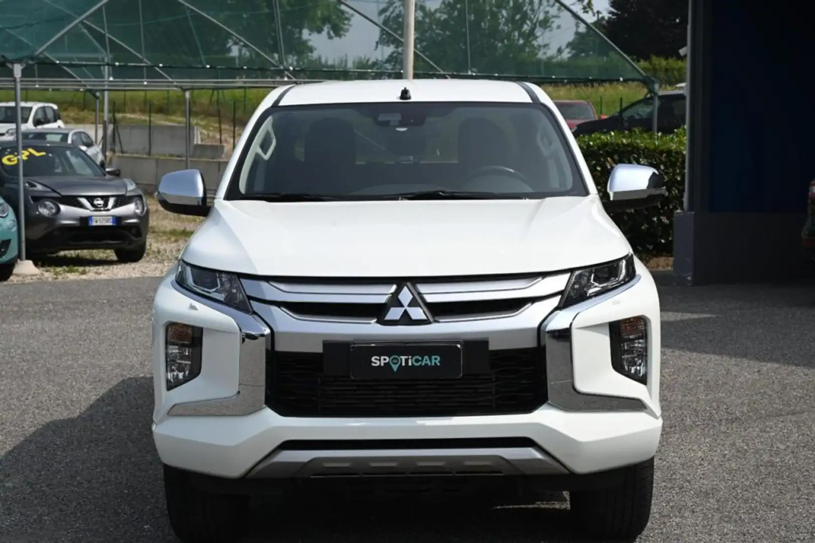 Mitsubishi L200 2.3 D Double Cab 4x4 Intense Wit - 2