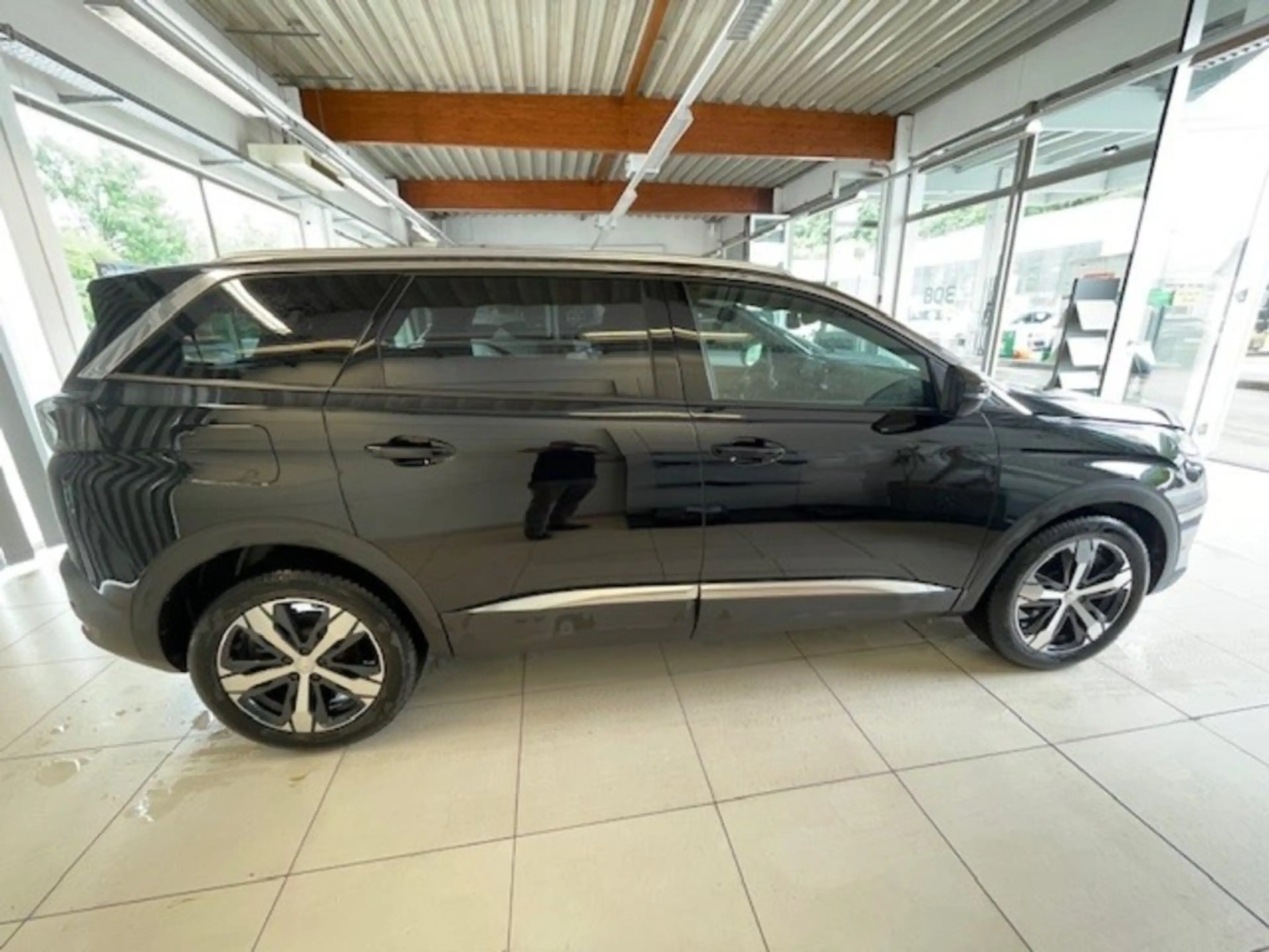 Peugeot 5008 ALL PT 130 EAT8 — photo 7