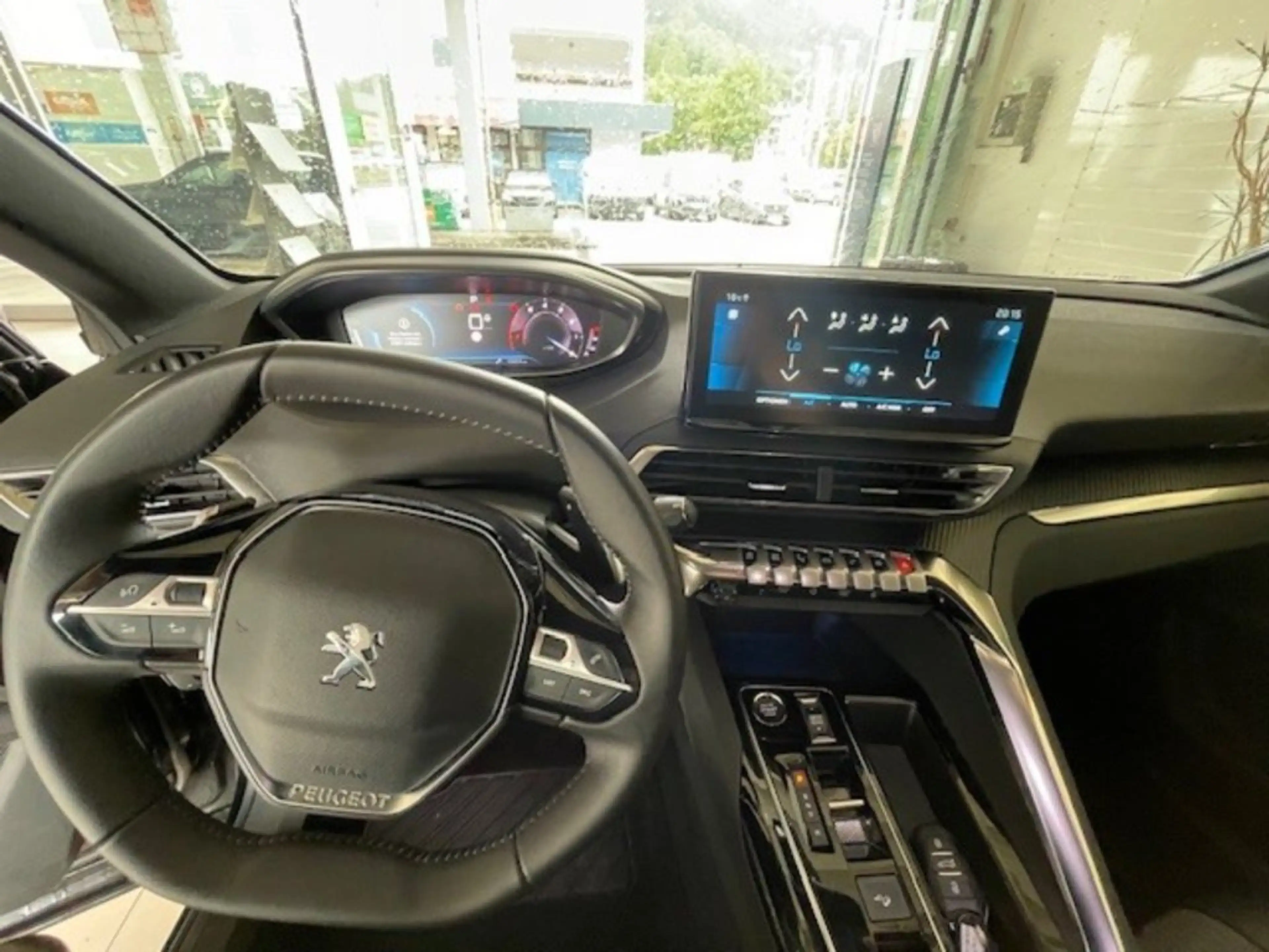 Peugeot 5008 ALL PT 130 EAT8 — photo 13