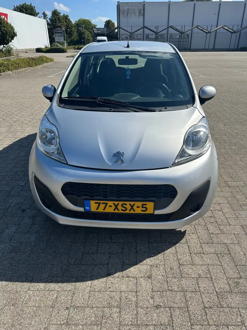 Peugeot 107 107 1.0 Access Accent Silver - 1