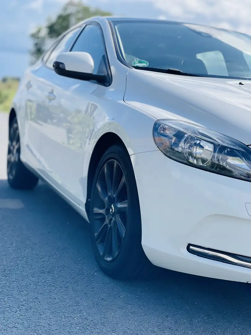 Volvo V40 1.6 D2 Kinetic Fehér - 2