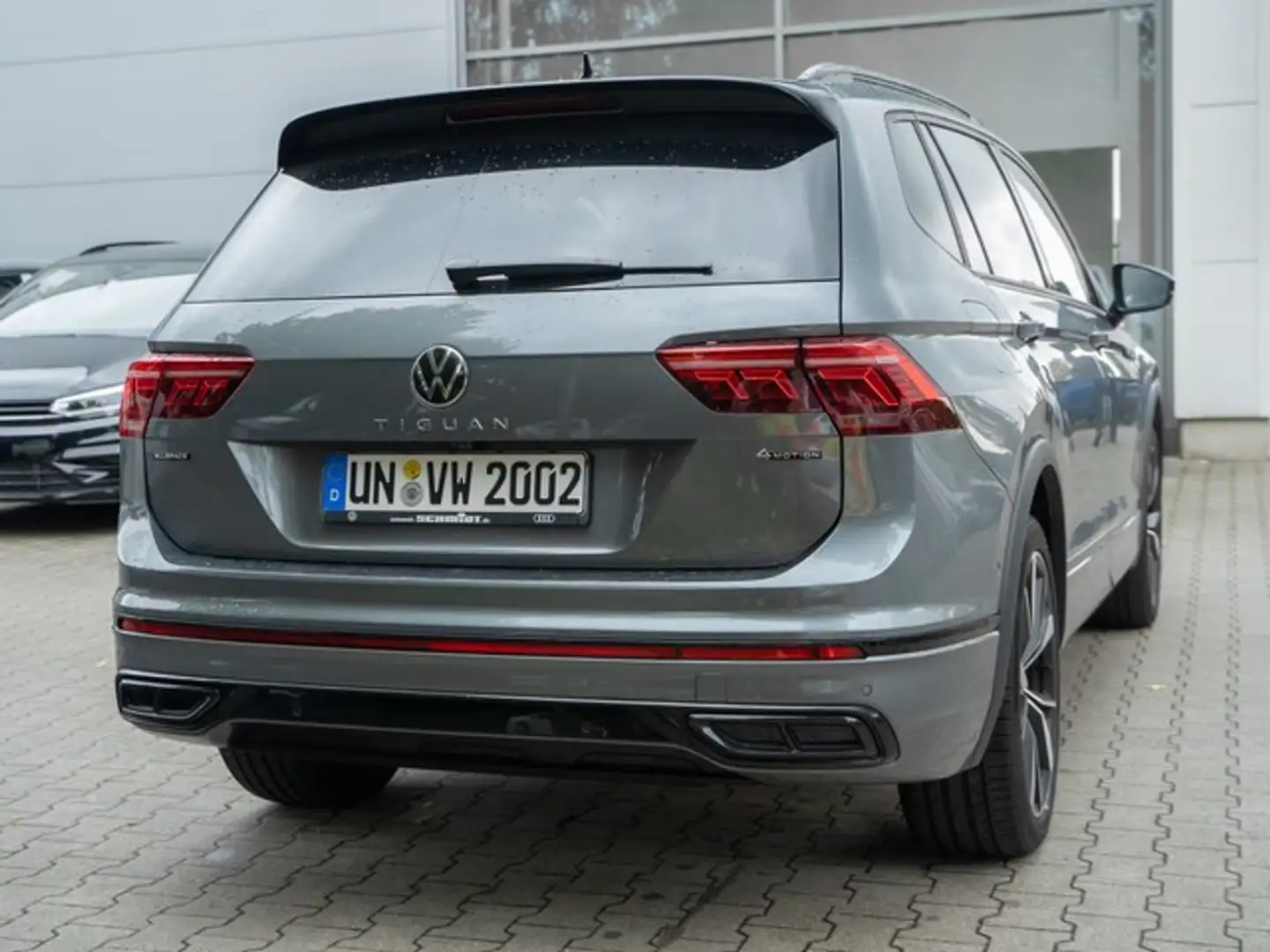 Volkswagen Tiguan Allspace 2.0 TDI R-Line 4WD PANO SOUND AHK NAVI EASY OPE... Grau - 2