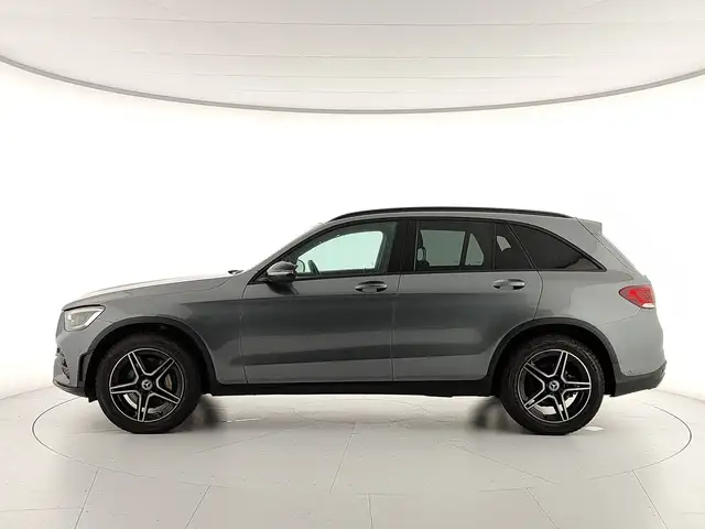 Mercedes-Benz GLC view 2