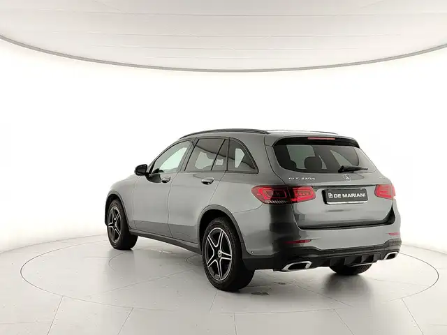 Mercedes-Benz GLC view 3