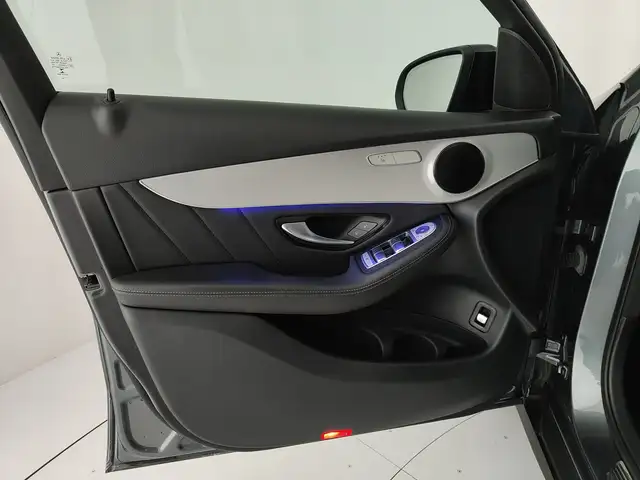 Mercedes-Benz GLC view 12