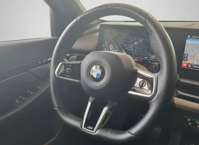 BMW 5 Series view 15