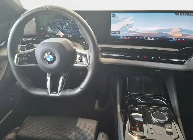 BMW 5 Series view 11