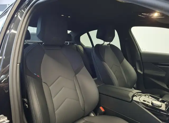BMW 5 Series view 13