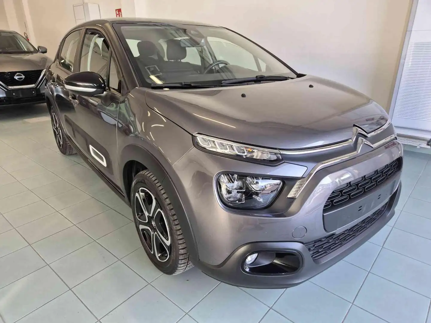 Citroen C3 PureTech 82 Shine Gris - 1