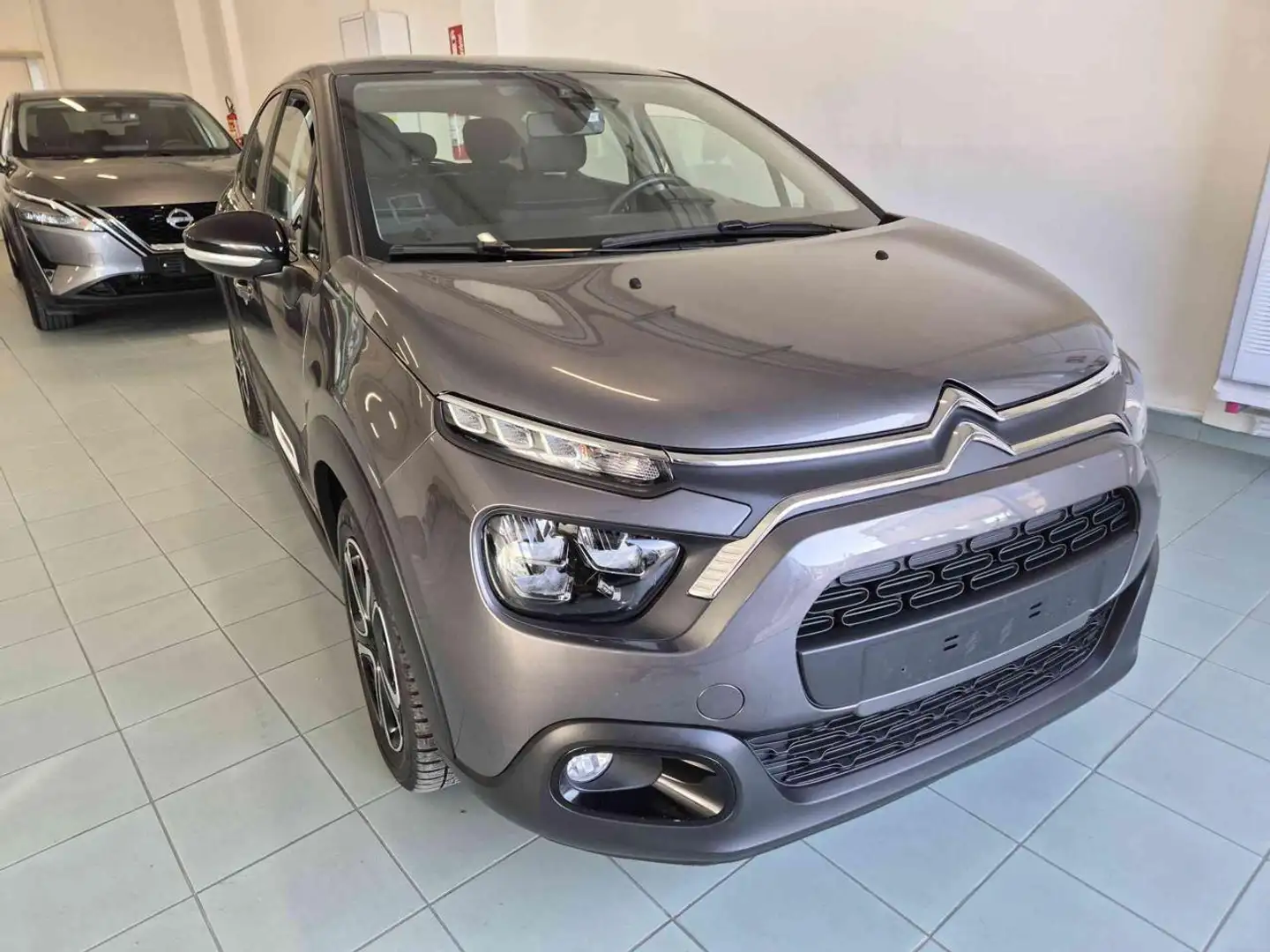 Citroen C3 PureTech 82 Shine Gris - 2
