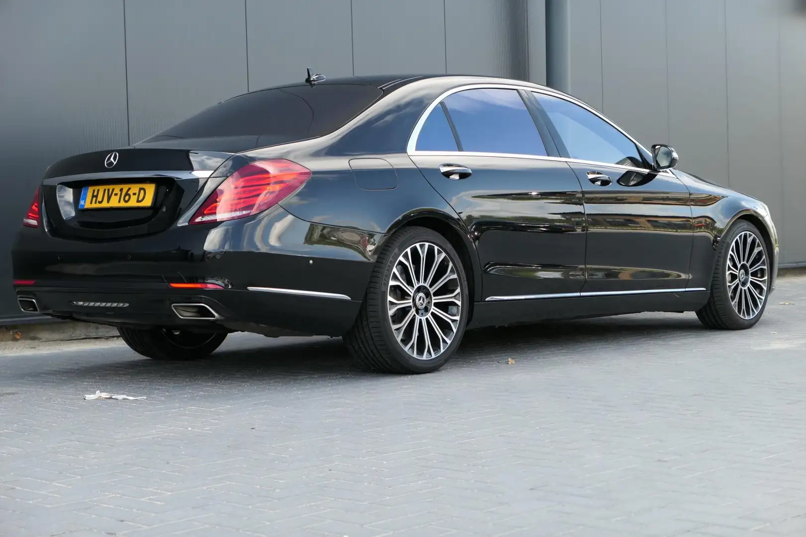 Mercedes-Benz S 500 4Matic Lang 455pk V8 Captain Seats Navi 20 inch Zwart - 2