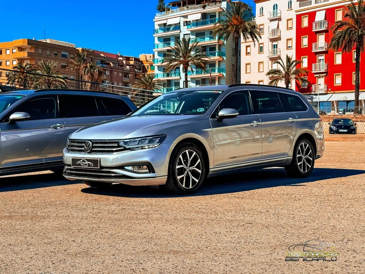 Volkswagen Passat Variant 2.0TDI EVO Executive 90kW DSG7 Plateado - 1