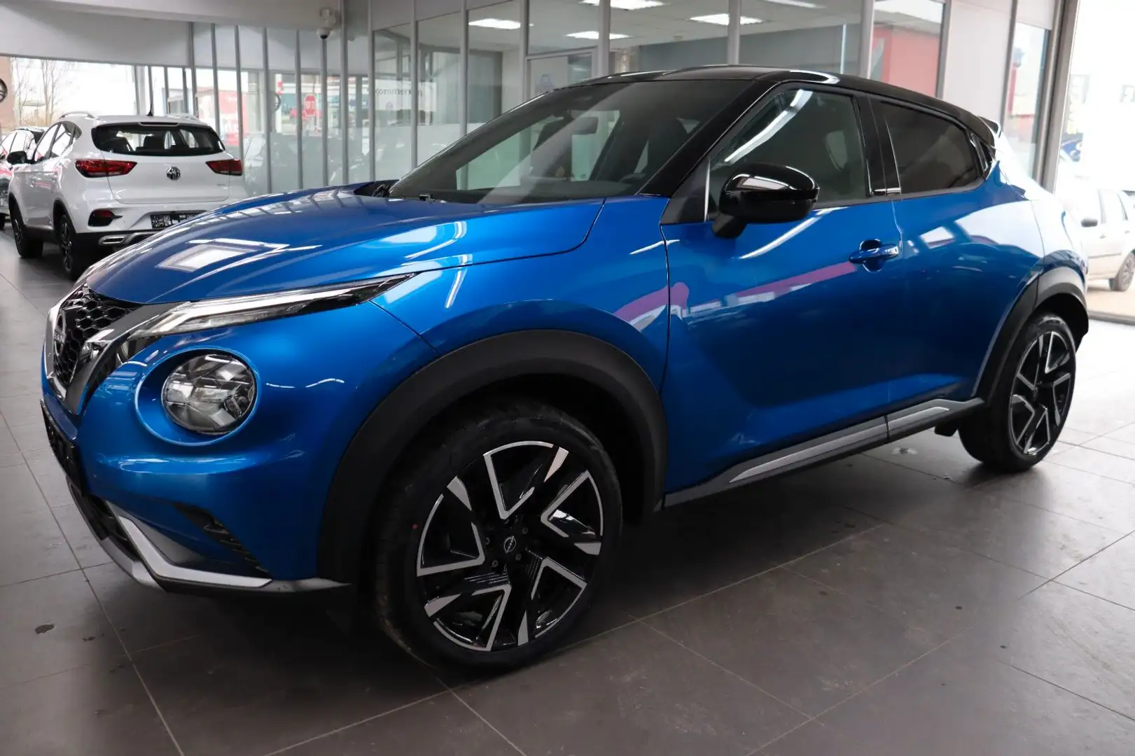 Nissan Juke N-Design DCT 1.0 Alu19 LED S.key SOFORT Blau - 1
